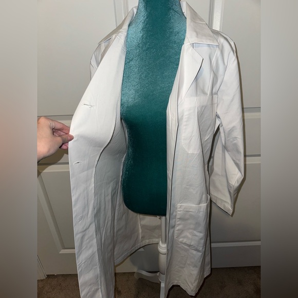 White lab coat 🥼 🧪 - Picture 4 of 6